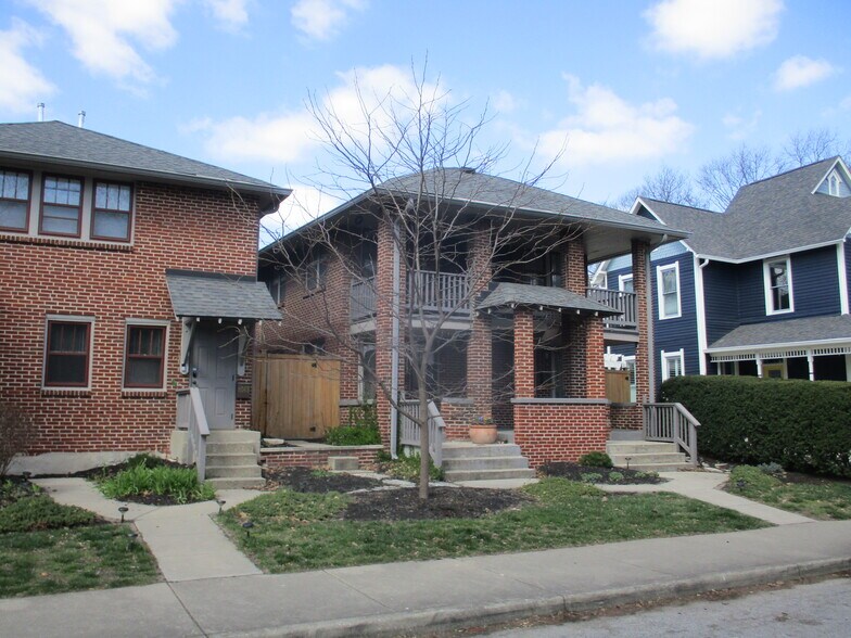 Front View - 818 Broadway St