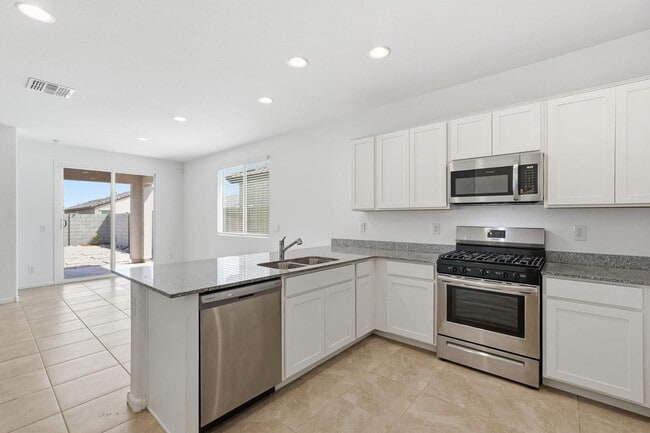 Building Photo - 2440 W Bowker St