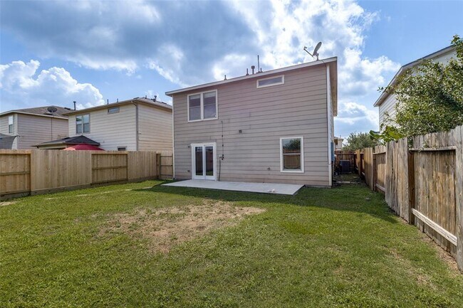 Building Photo - 12071 Helvick Cres Ave