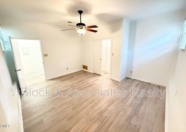 Building Photo - 1421-A Lynn Road