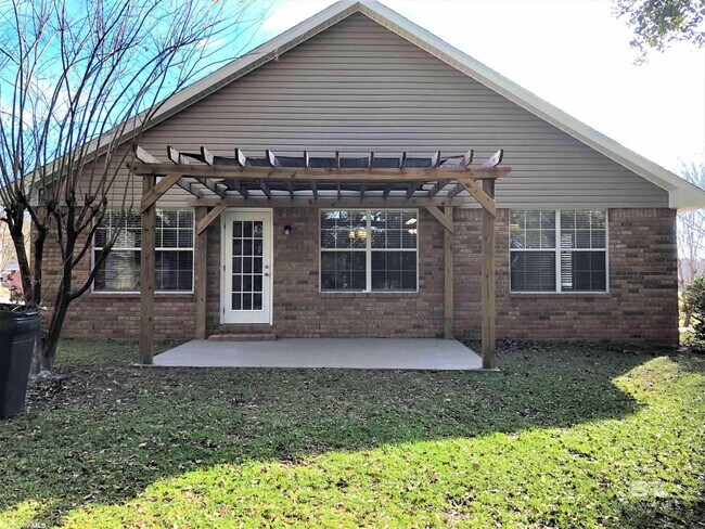 Building Photo - 9839 Hollowbrook Ave