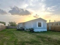 Building Photo - 2525 Oyster Creek Bend
