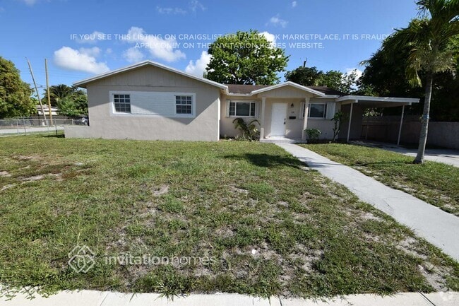 Building Photo - 330 NW 196th St
