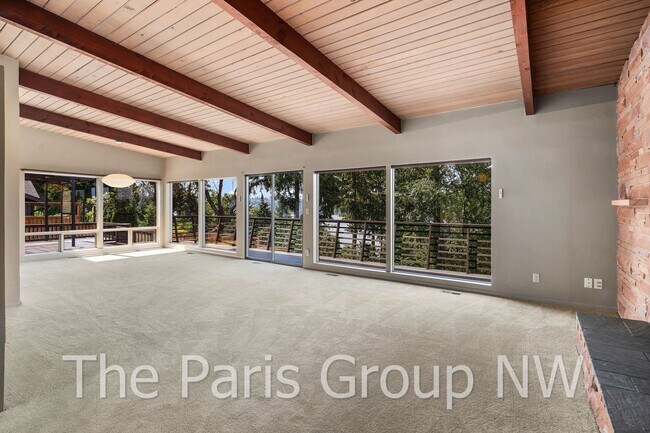 Building Photo - Extraordinary 4BR, 4200sf Mid Century Water View Home with Amazing Outdoor Spaces