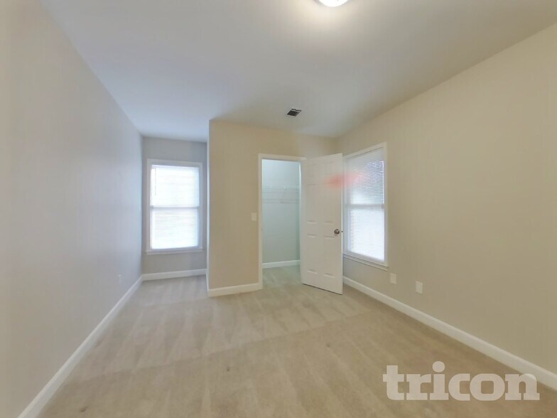 Building Photo - 4932 Tulip Grove Ln