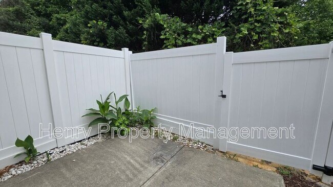 Building Photo - 134 Forthview Way