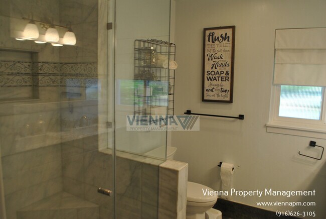 Building Photo - 2913 Kerria Way