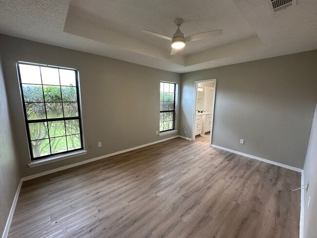 Building Photo - 4738-4740 Berridge Lane
