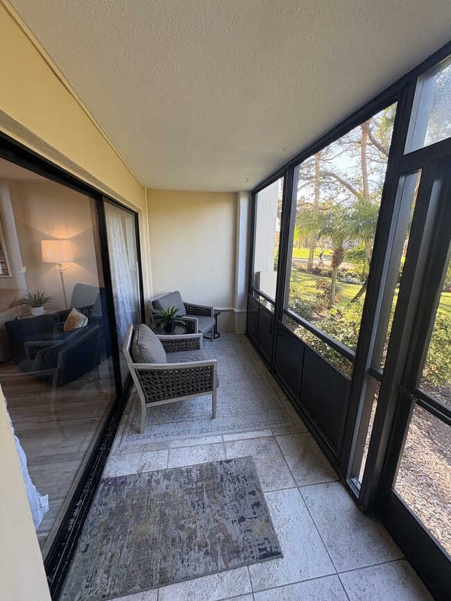 Building Photo - 512 W Venice Ave