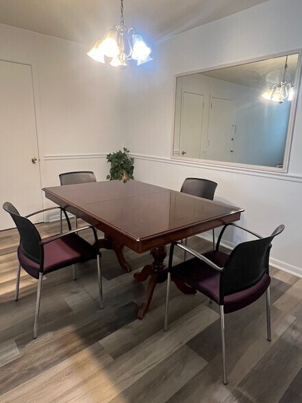 Building Photo - 3210 Orleans Dr