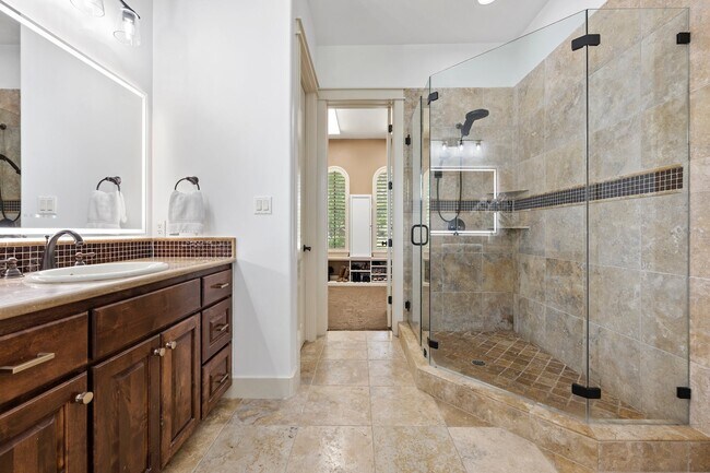 Building Photo - 206 Lido St