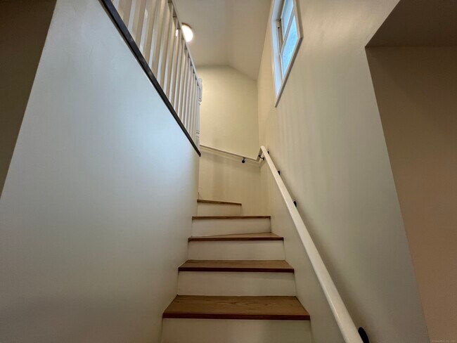 Building Photo - 46 Morgan St