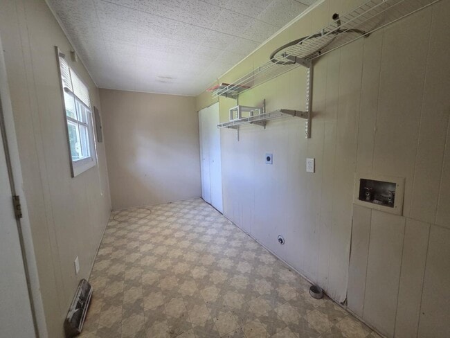 Building Photo - 1516 Hale Dr