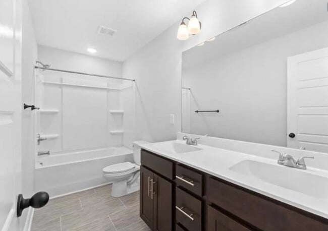 Building Photo - 64 W High St