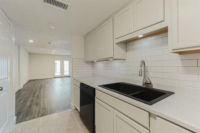 Building Photo - 1255 Blalock Rd