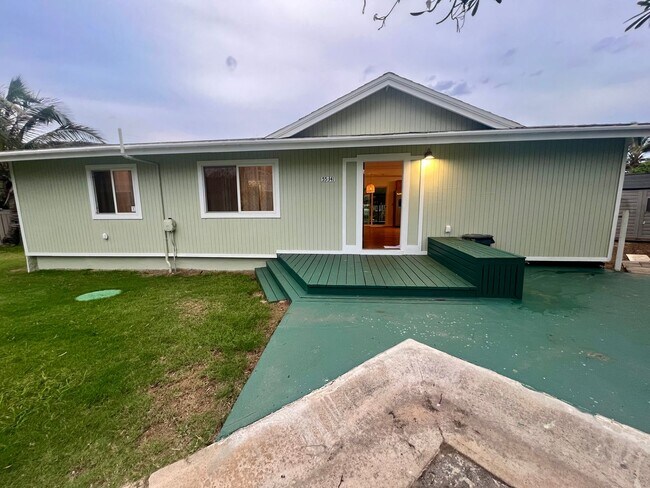 Building Photo - Beautiful, Bright & Airy Beach House--3Beds, 2Baths with Yard