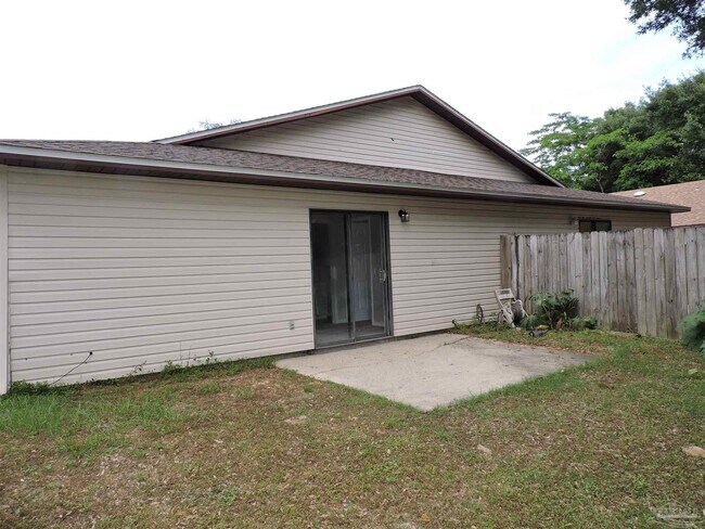 Building Photo - 5525 Woodsman Ct