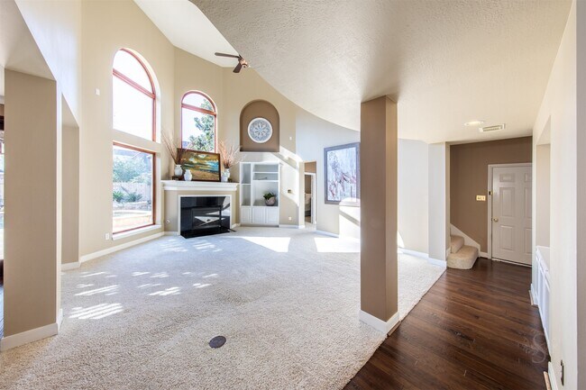 Building Photo - 22823 Roberts Run Ln