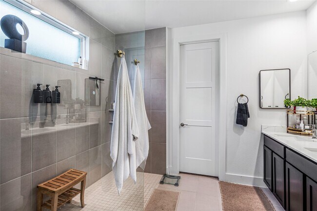 Building Photo - 638 Paisley Harbor Ct