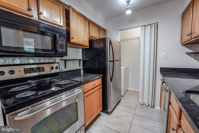 Building Photo - 1712 Abercromby Ct