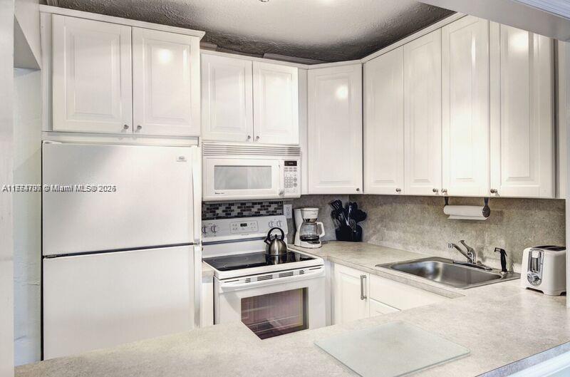 Primary Photo - 221 SE 9th Ave