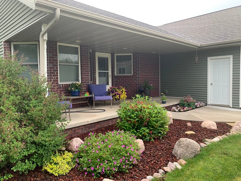 Building Photo - 327 Cordy Lane