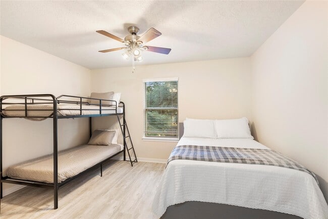 Building Photo - 207 Foster St