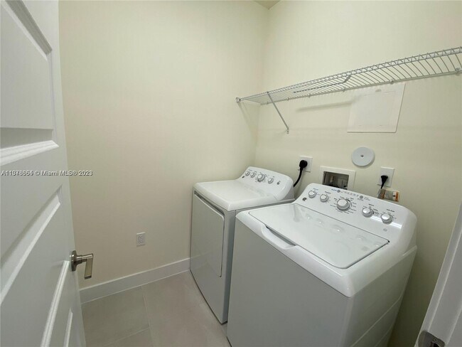 Building Photo - 8363 NW 41st St