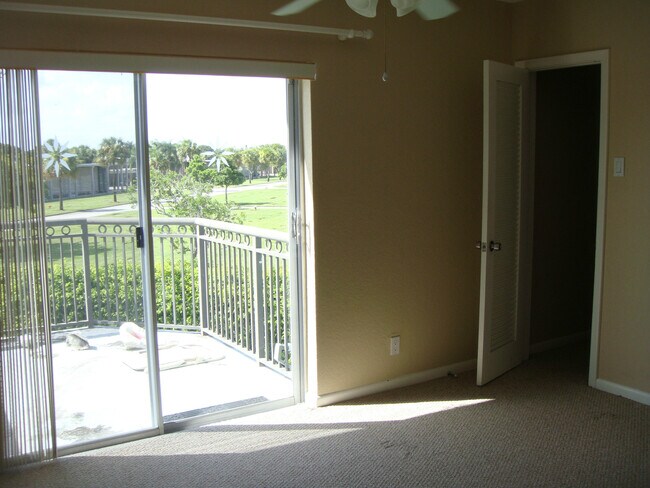 Building Photo - 491 W Camino Real