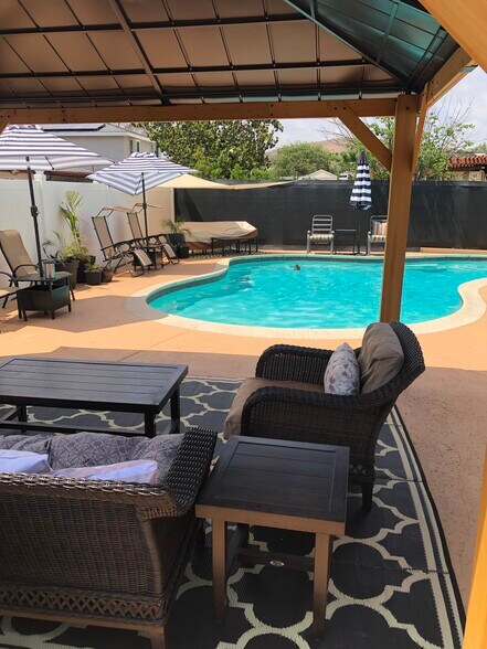 Building Photo - 9310 Dempster Dr