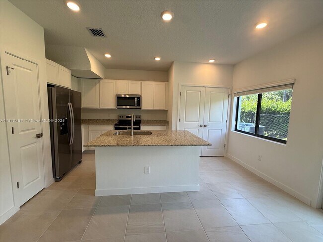 Building Photo - 5044 Gooseberry St