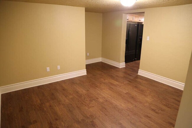 Building Photo - 685SEVera
