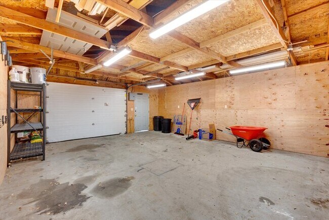 Building Photo - 657 22nd Ave