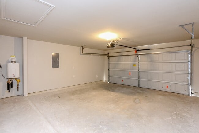Building Photo - 9922 Southern Bayberry Dr