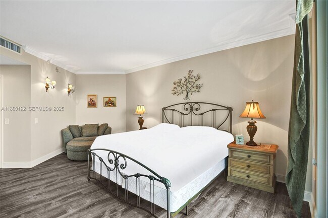 Building Photo - 21050 Point Pl