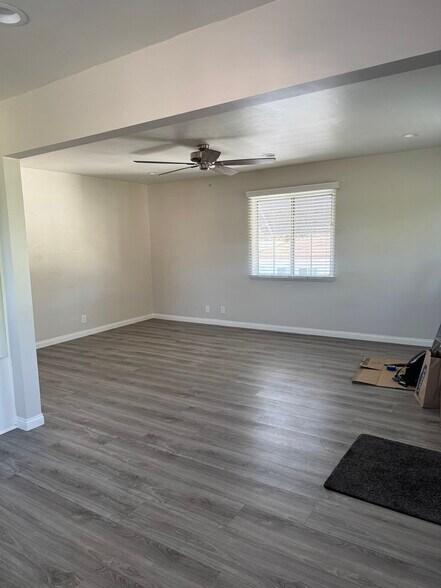 Living room - 844 N Vine Ave