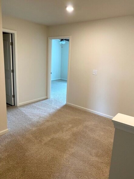 Building Photo - 5420 BARBERRY AVENUE