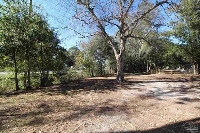Building Photo - 7642 Sandy Creek Dr