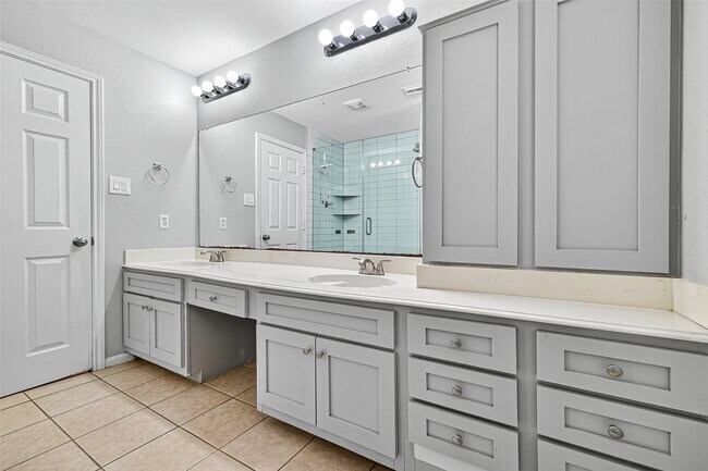 Building Photo - 7411 Pacific Ridge Ct