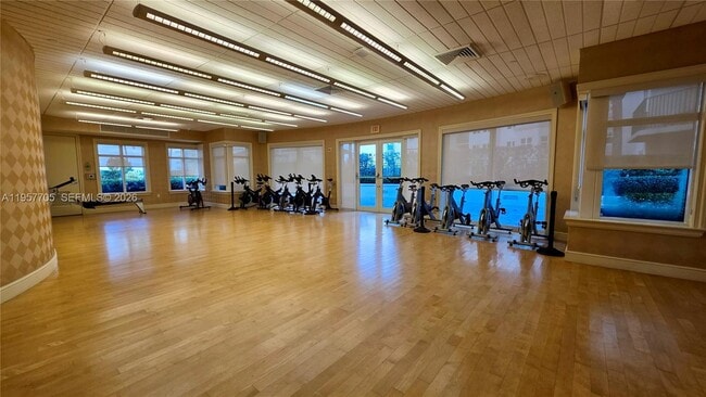 Building Photo - 20000 E Country Club Dr