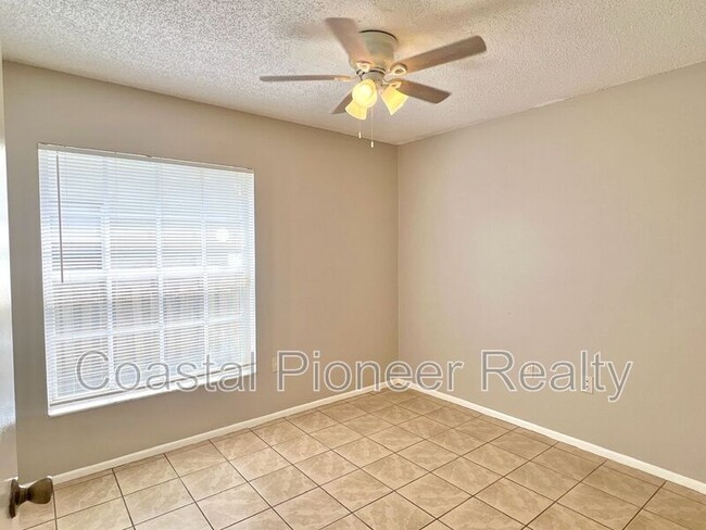 Building Photo - 1310 Lakehurst Way