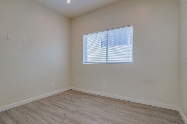 Building Photo - 4636 Lomita St