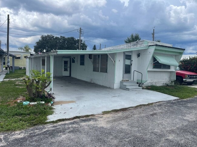 Building Photo - 2900 FL-17