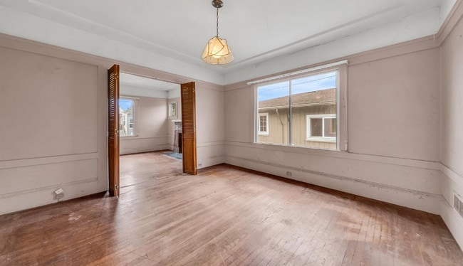 Building Photo - 41 Ridgewood Ave