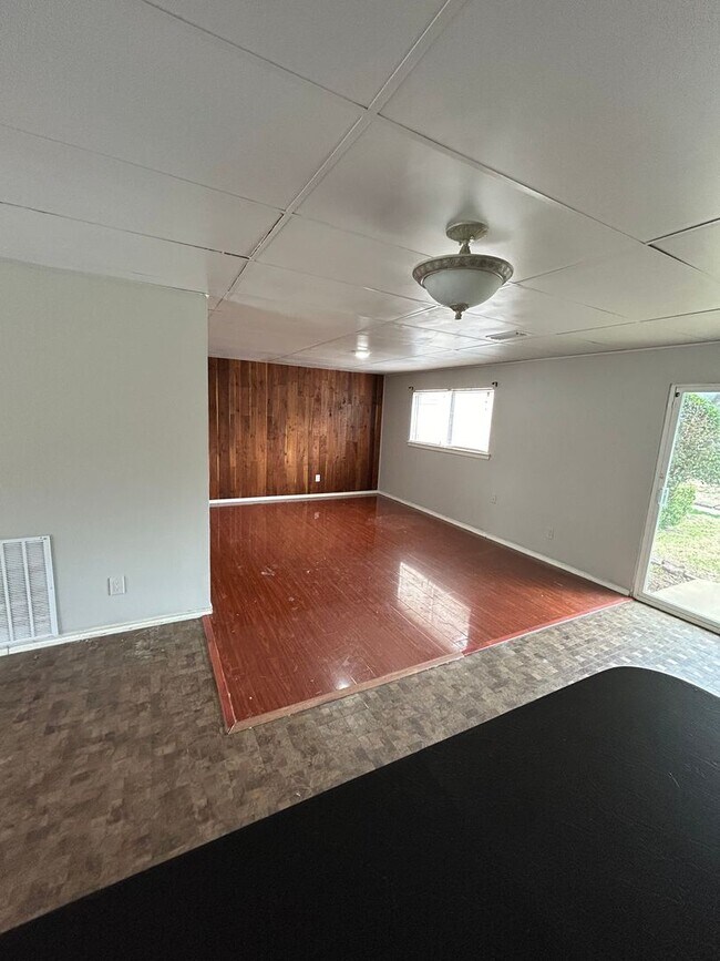 Building Photo - Experience the ultimate comfort of living ...