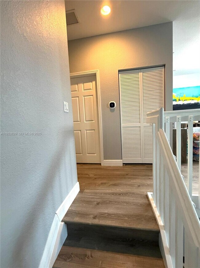 Building Photo - 1505 SW 147th Ave