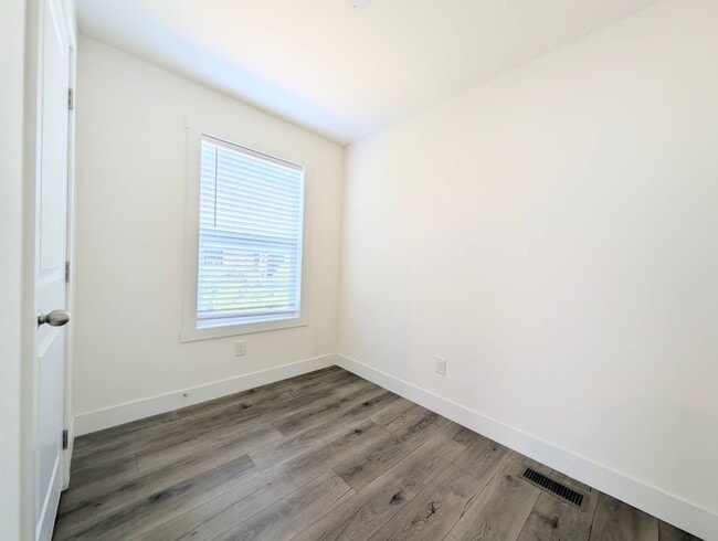 Building Photo - 400 Sulphur Bank Dr