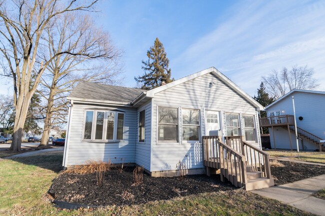 Building Photo - 2 bed 1 bath Home in Chesterton