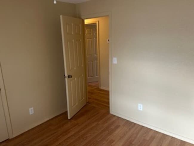 Building Photo - 3 bedroom, 1 bath house (pictures coming soon)