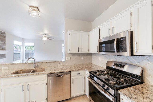 Building Photo - 17201 Village Glen Cove